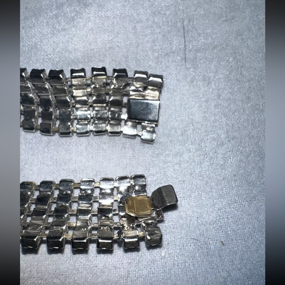 Women’s Vintage Retro Rhinestone Bracelet Antique Clasp Silvertone Costume - Picture 4 of 5